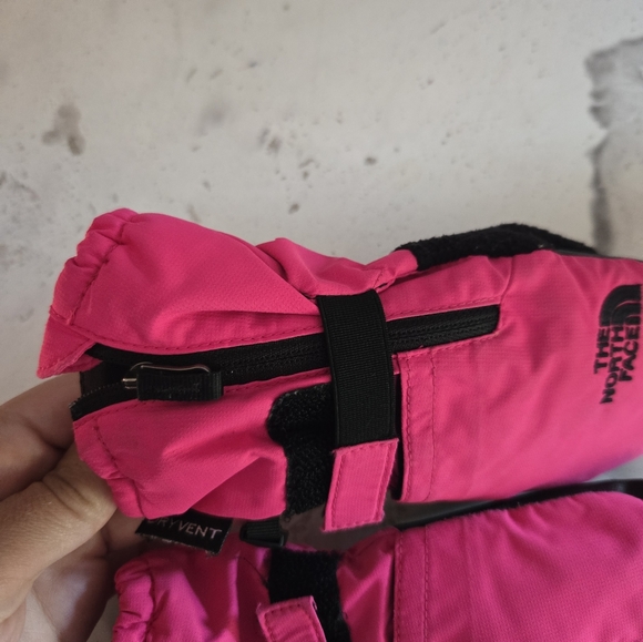 North Face Toddler Medium Winter Snow Gloves - Picture 4 of 4